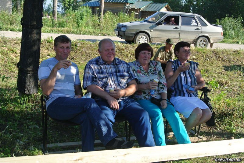 Пакшары и гости Пакшеньги на празднике День деревни 12 июля 2014 года